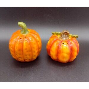 Fall Pumpkin Salt and Pepper Shakers - Halloween or Thanksgiving